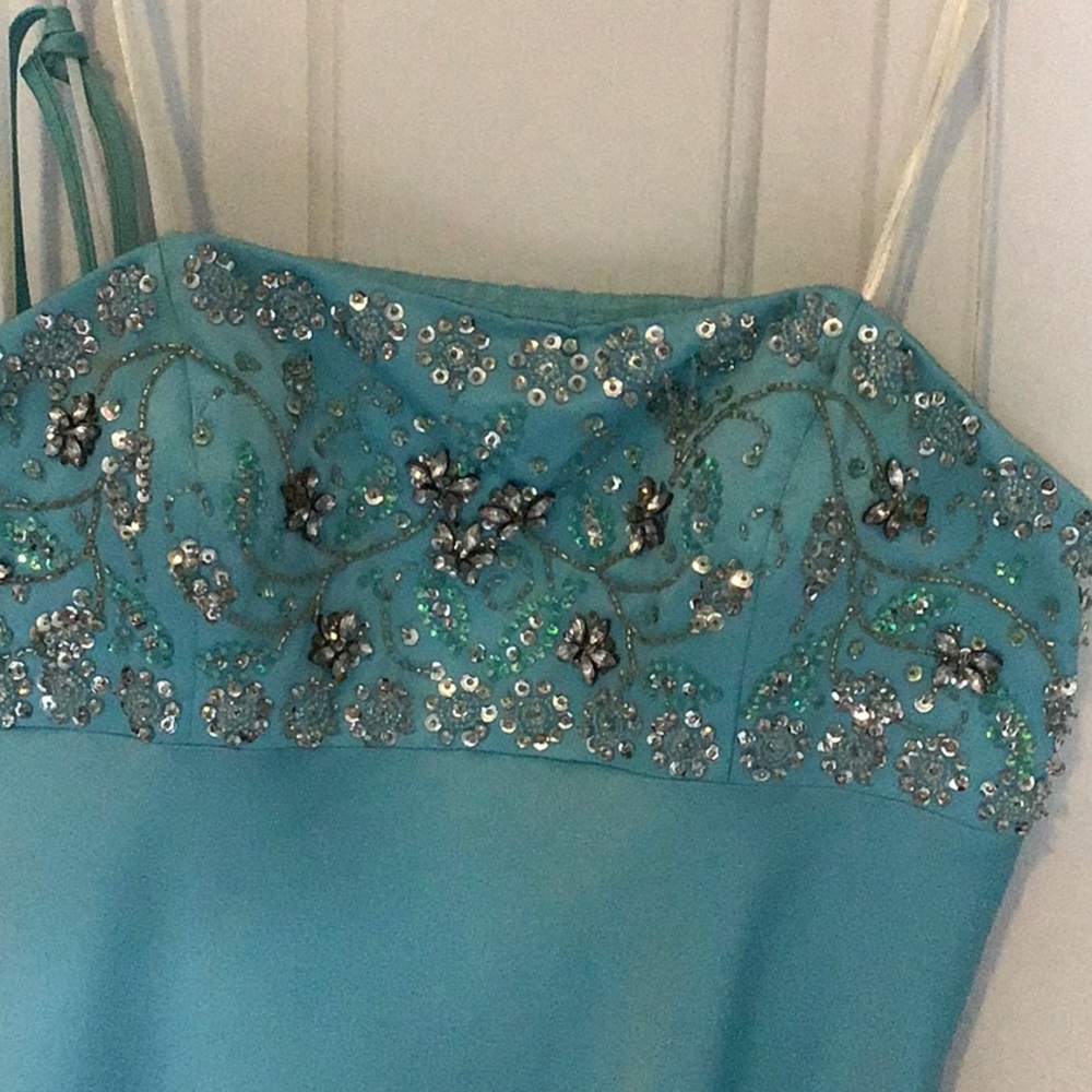 Prom dress - Picture 2 of 3